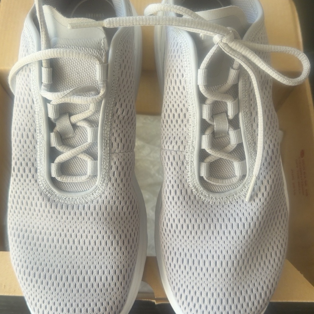 Nike Air Max Gray White Mesh Athletic Sneakers Men’s Size 10 AO0266-002
